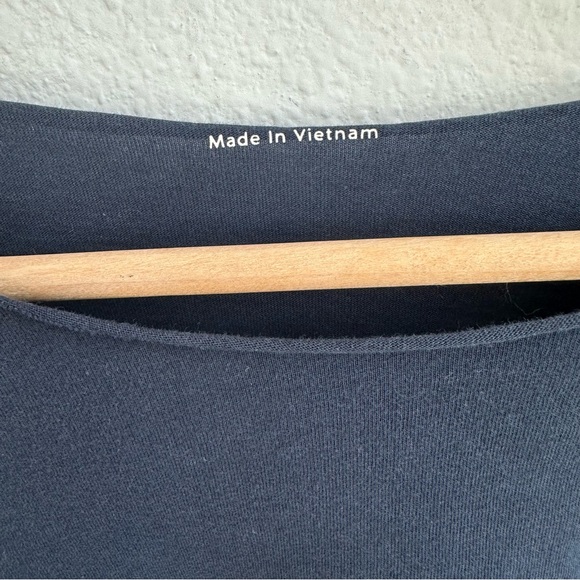 Apple Black long sleeve cropped top T-shirt - Picture 3 of 7